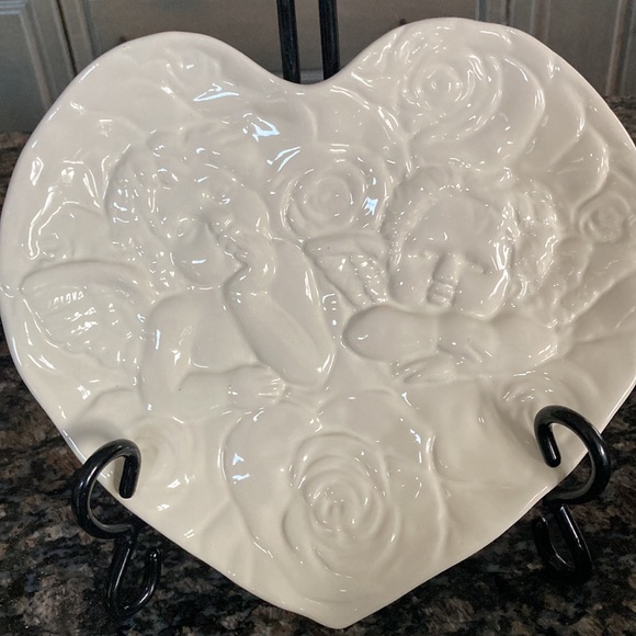 WORLD BAZAARS INC CERAMIC ANGELS HEART DISH - Picture 7 of 7